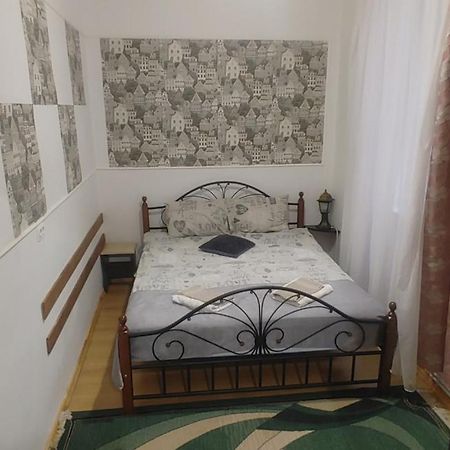Apartment Near Rynok Square Lviv Exteriör bild