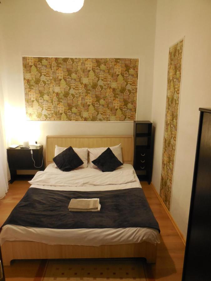 Apartment Near Rynok Square Lviv Exteriör bild